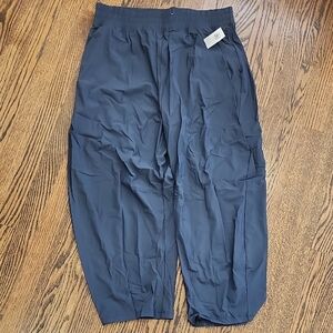 Old Navy Sleektech Women's Grayish Blue Athleisure Pants (Barrel Leg) SIZE LARGE